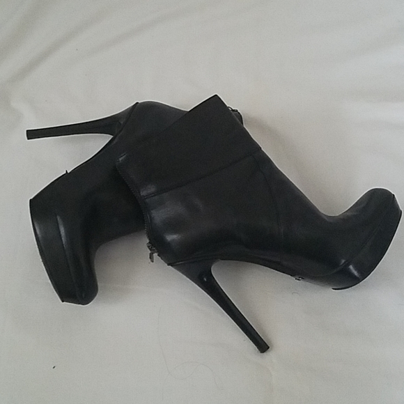 Michael Kors booties - Picture 6 of 6